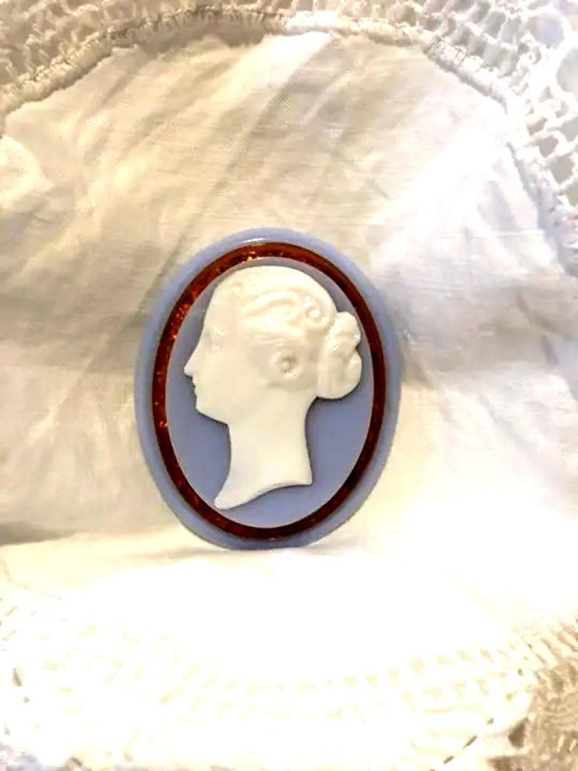 フレンチヴィンテージ　カメオ　アーリープラスチック　ベイビーブルー