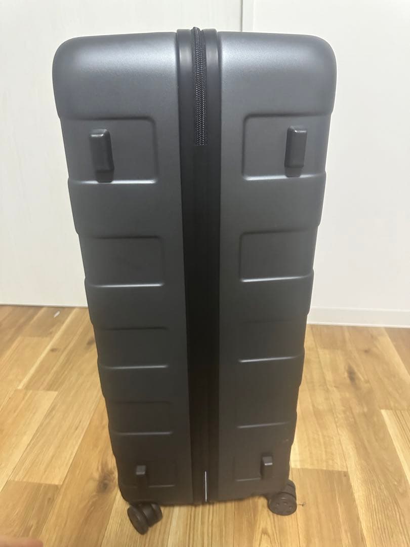 バーを自由に調整できる　ハードキャリーケース(105L)