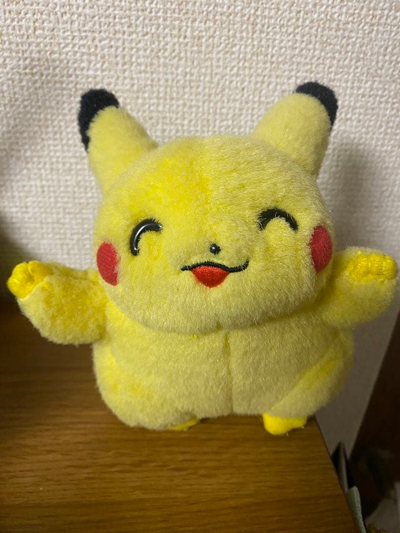 初期ピカチュウTOMY ぬいぐるみ　ポケモン