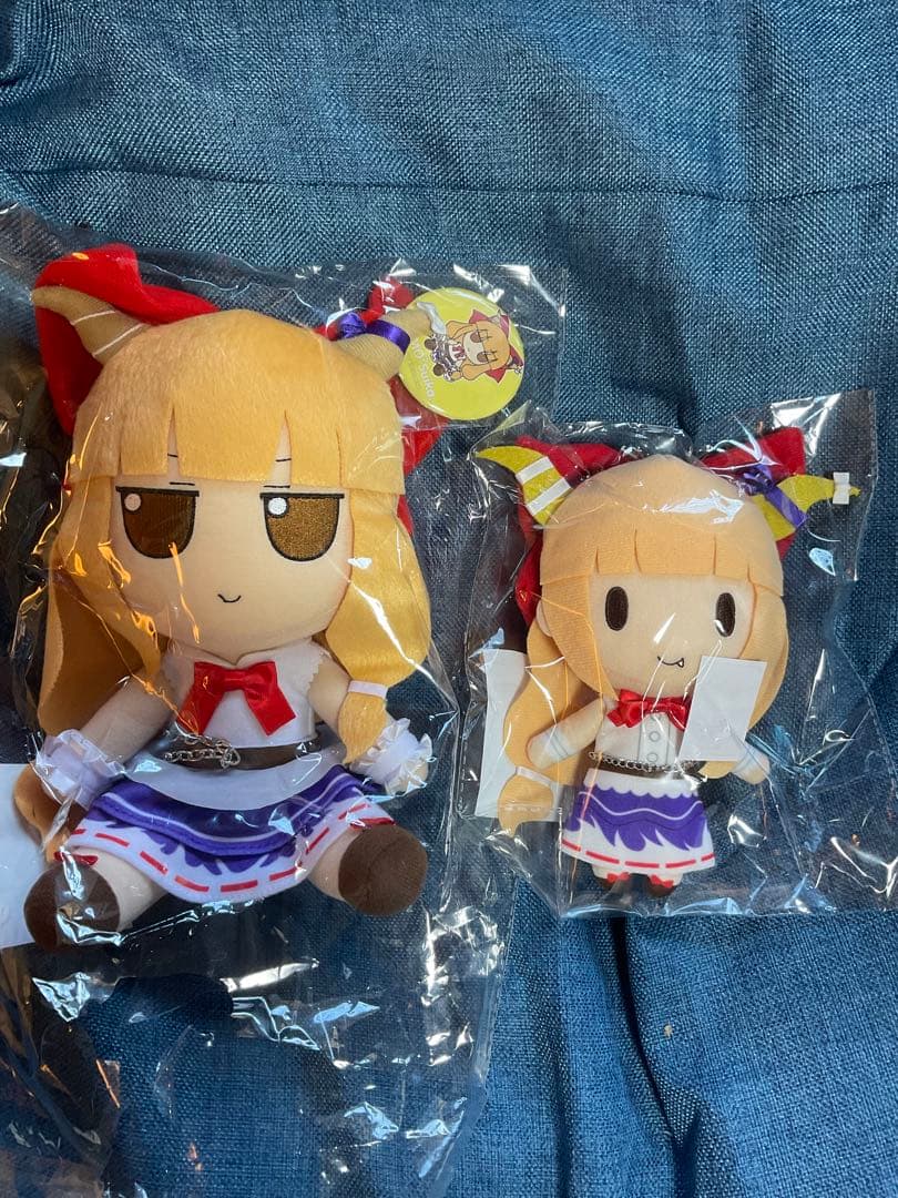 Gift 東方　伊吹萃香 ふもふもすいか 缶バッジ付　ミニぬいぐるみセット