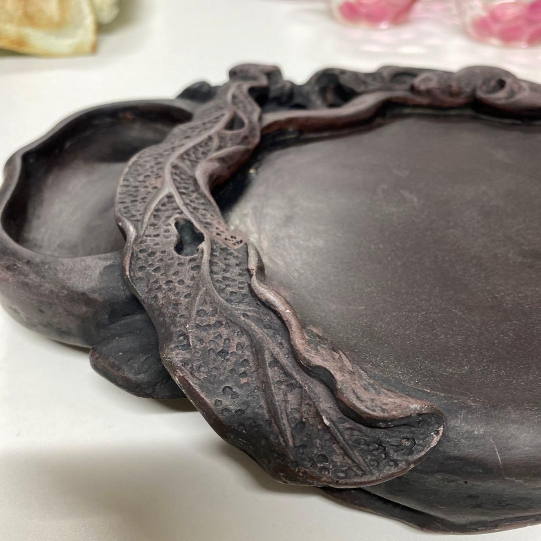 古い硯、彫刻あり