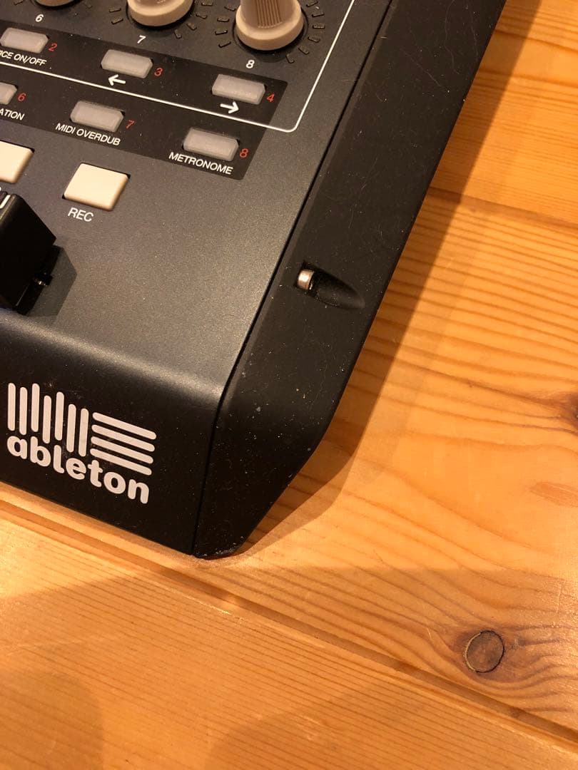 AKAI APC40 コントローラー 本体