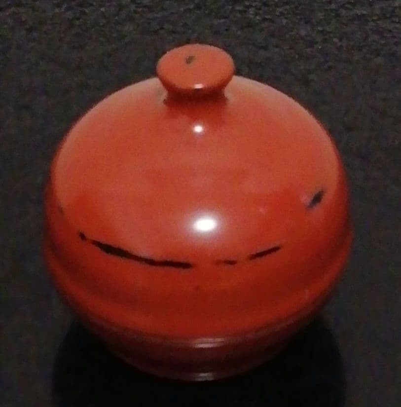 磯矢阿伎良作　朱塗　根来　香合　共箱　略歴付　茶道具