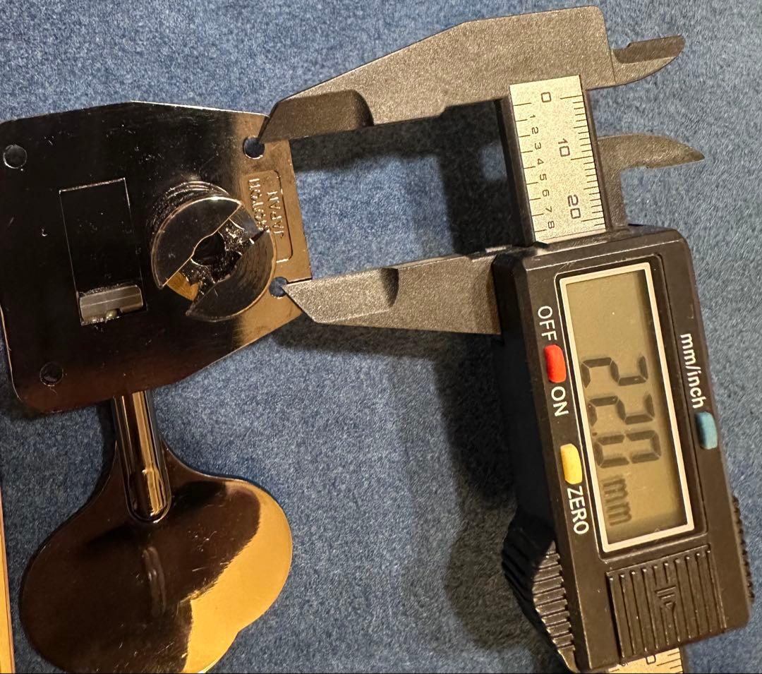 コスモブラック色 ベースのパーツ ペグ、ブリッジほか