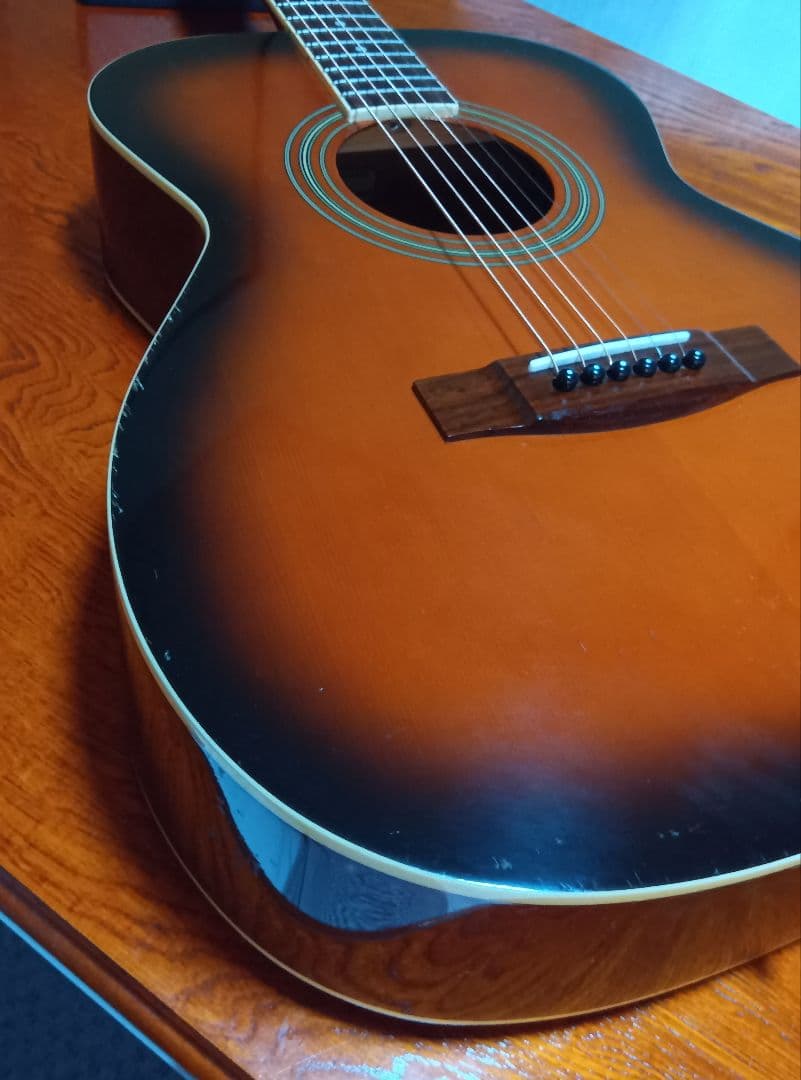 サンバースト アコースティックギター