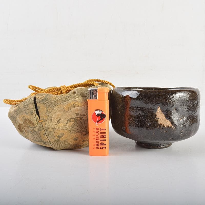 楽吉左衛門　九代了入作　黒楽茶碗　仕覆付　宗左（惺斎）極め箱　M　R7055