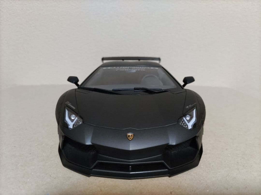 オートアート　Lamborghini　AVENTADOR
