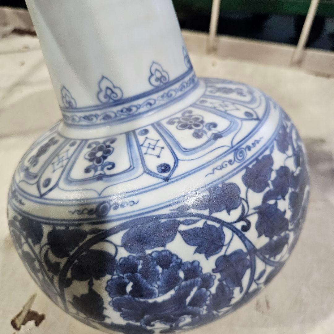 中国 青花 花卉長頸瓶　AT675