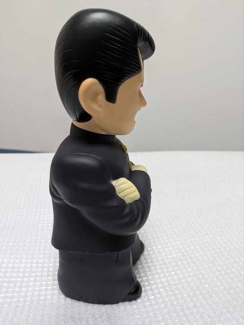 稲*屋様 黒い制服のフィギュア