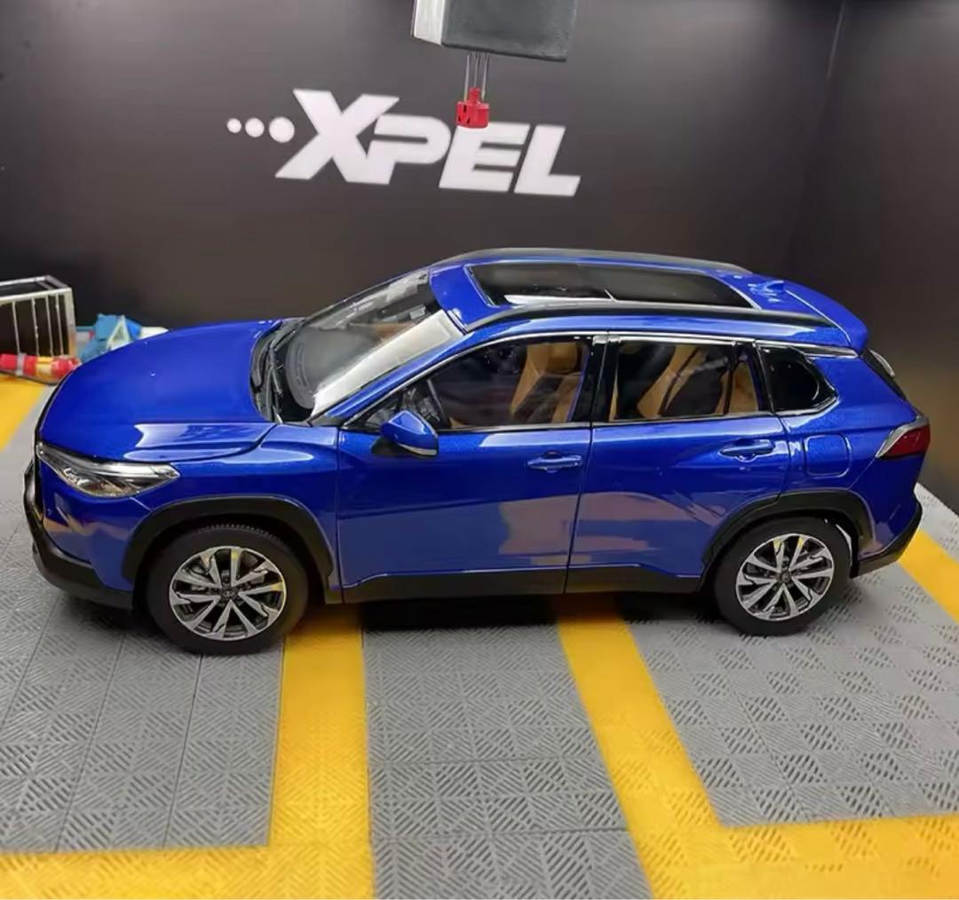 p*o様 トヨタ カローラクロス 1/18スケール ミニカー