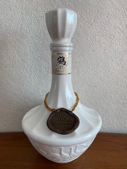ニッカウヰスキー　鶴17年　陶器ボトル  新品未開封