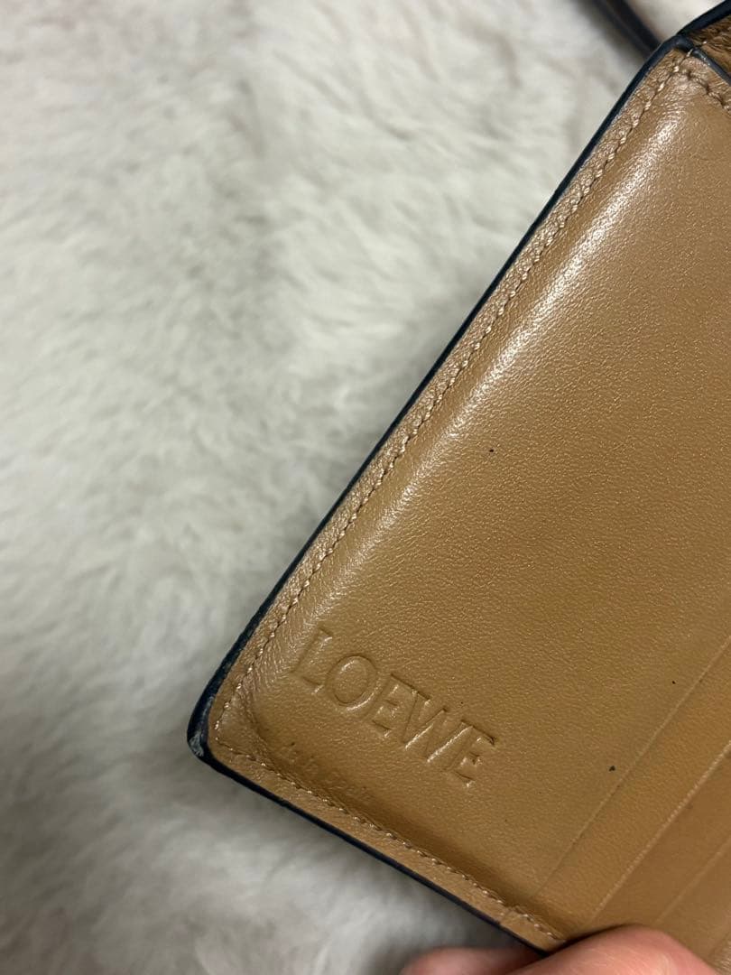 LOEWE ロエベ グリーンレザー 二つ折り財布