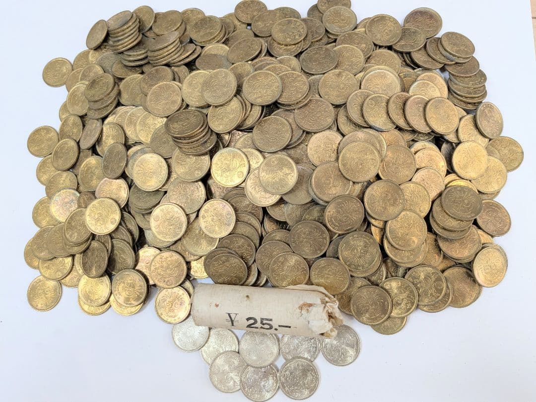 【古銭・旧貨幣・大量】大型50銭黄銅貨・鳳凰50銭銀貨 800枚以上 約3.9㎏