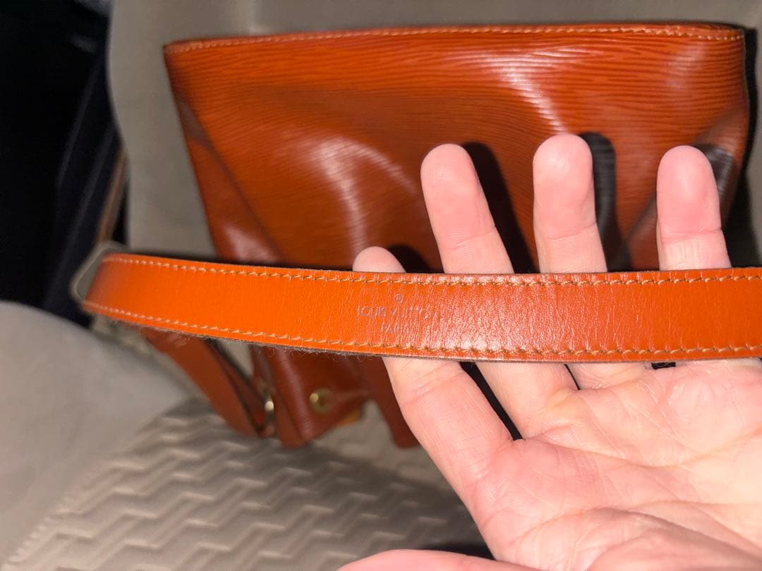 ルイヴィトン　エピ　オレンジ レザー バケツ型 ショルダーバッグ