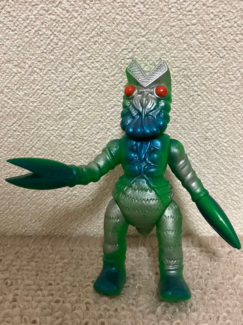 【匿名配送】ブルマァク バルタン星人 ソフビ 円谷プロ 緑 ウルトラマン