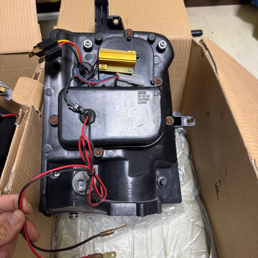 LEDヘッドライト エブリィRETZ ライツ　da64