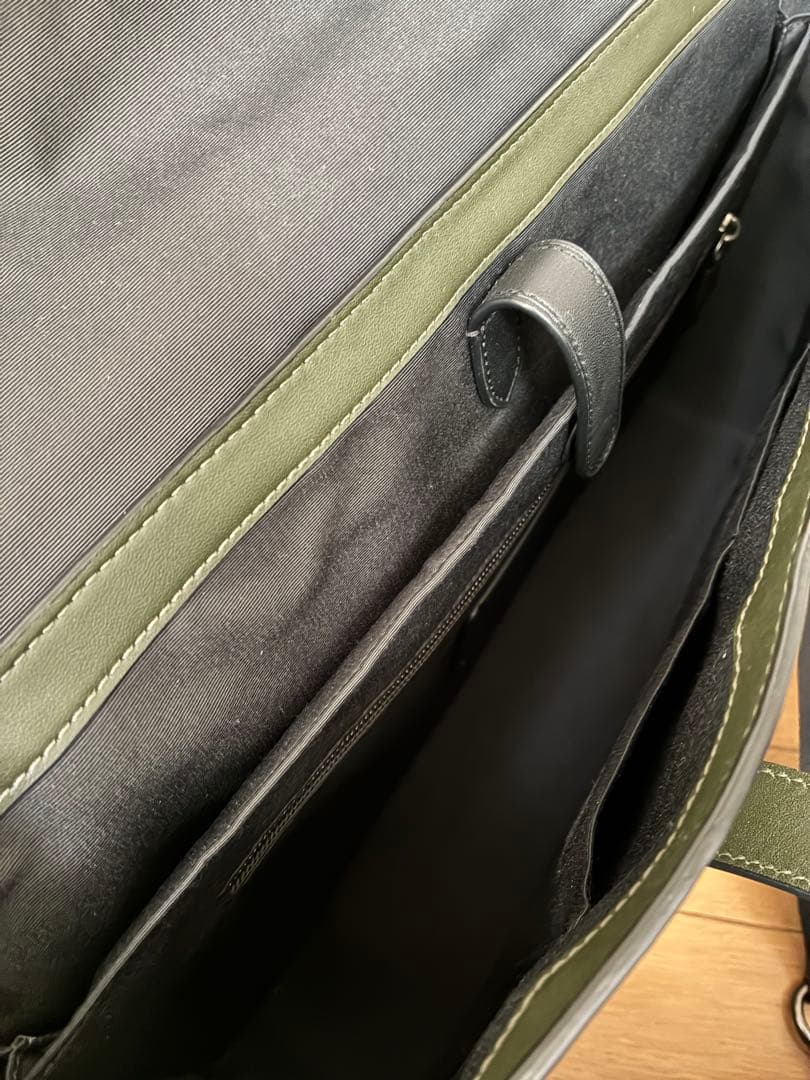 COACH オリーブグリーン ビジネスバッグ