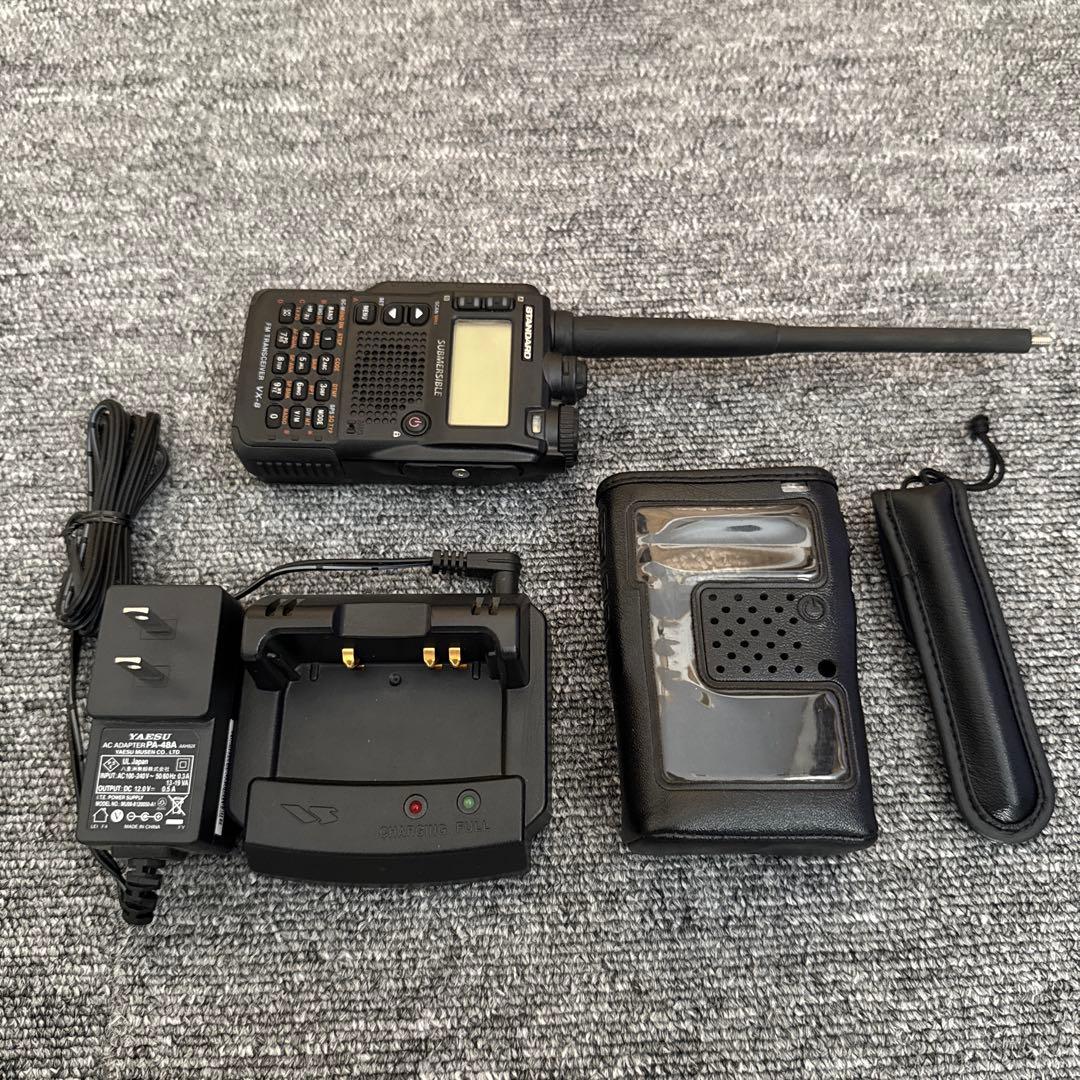 VX-8 FMトランシーバー ケース•充電器付き