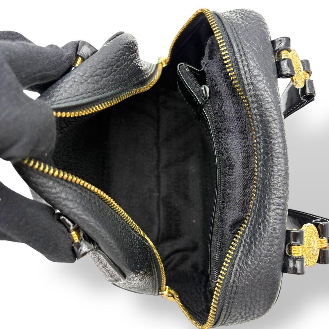 ジャンニヴェルサーチ ハンドバッグ サンバースト レザー エナメル ブラック 黒