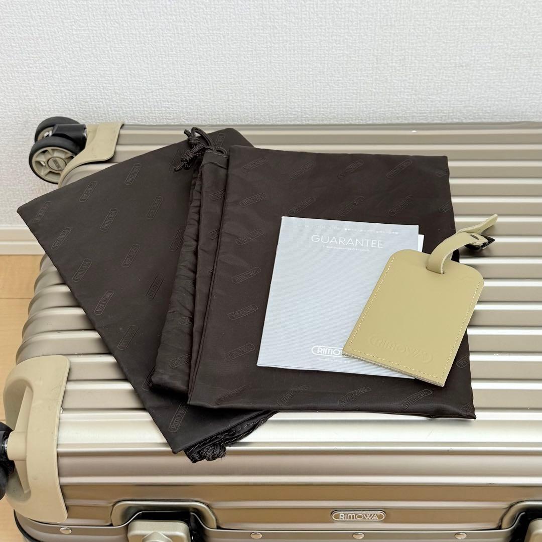 RIMOWA TOPAS 34L チタニウム 4輪 スーツケース 機内OK