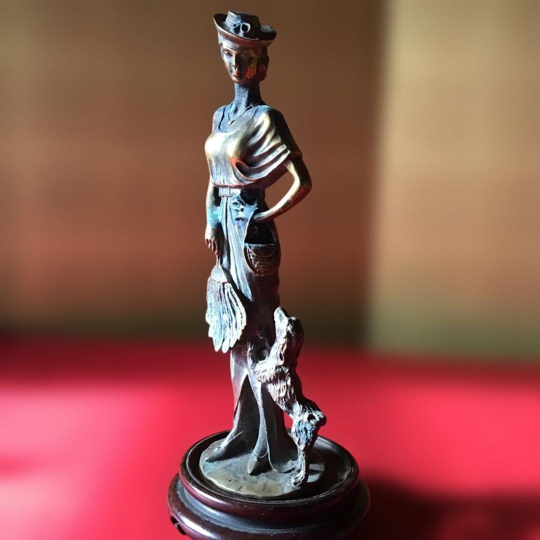 貴婦人と仔犬　時代物