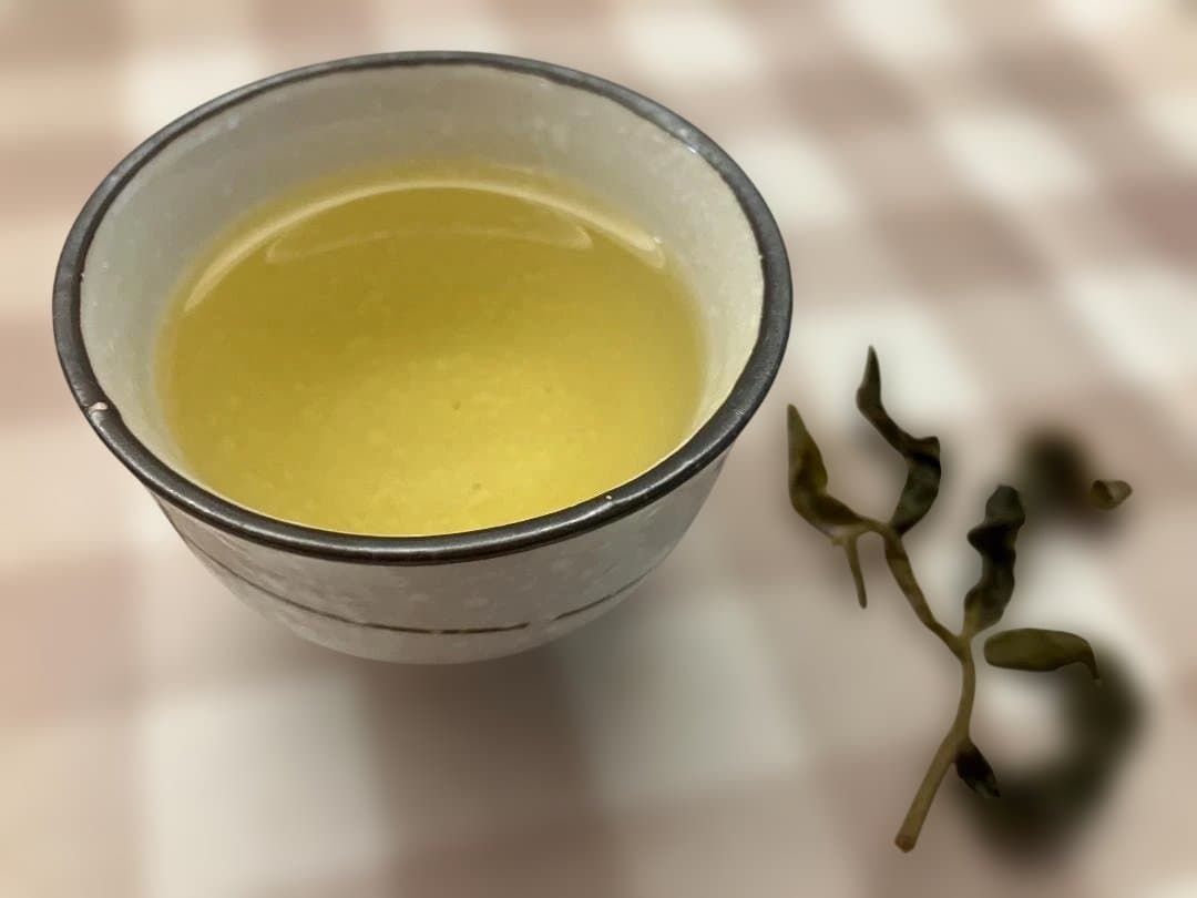 【希少な台湾産　高冷ウーロン茶】余韻の長い大禹嶺高冷茶＋専用保存缶付き