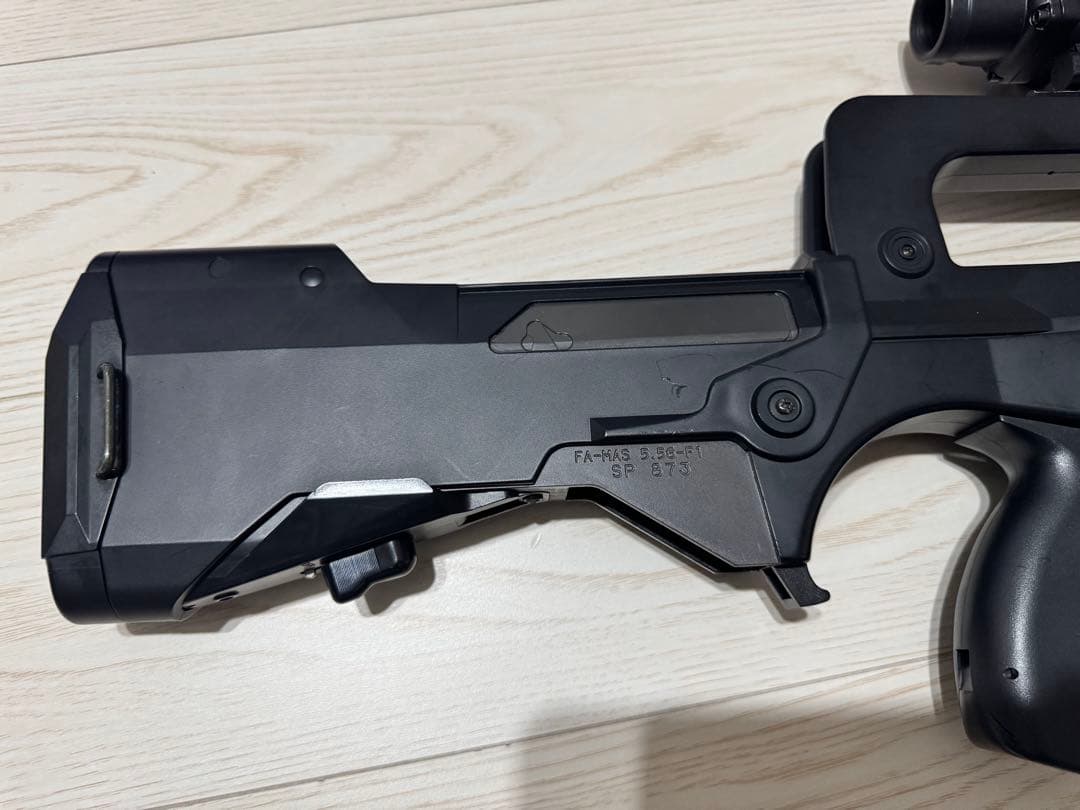 ファマス5.56 F1 ブラック スコープ付き 東京マルイ