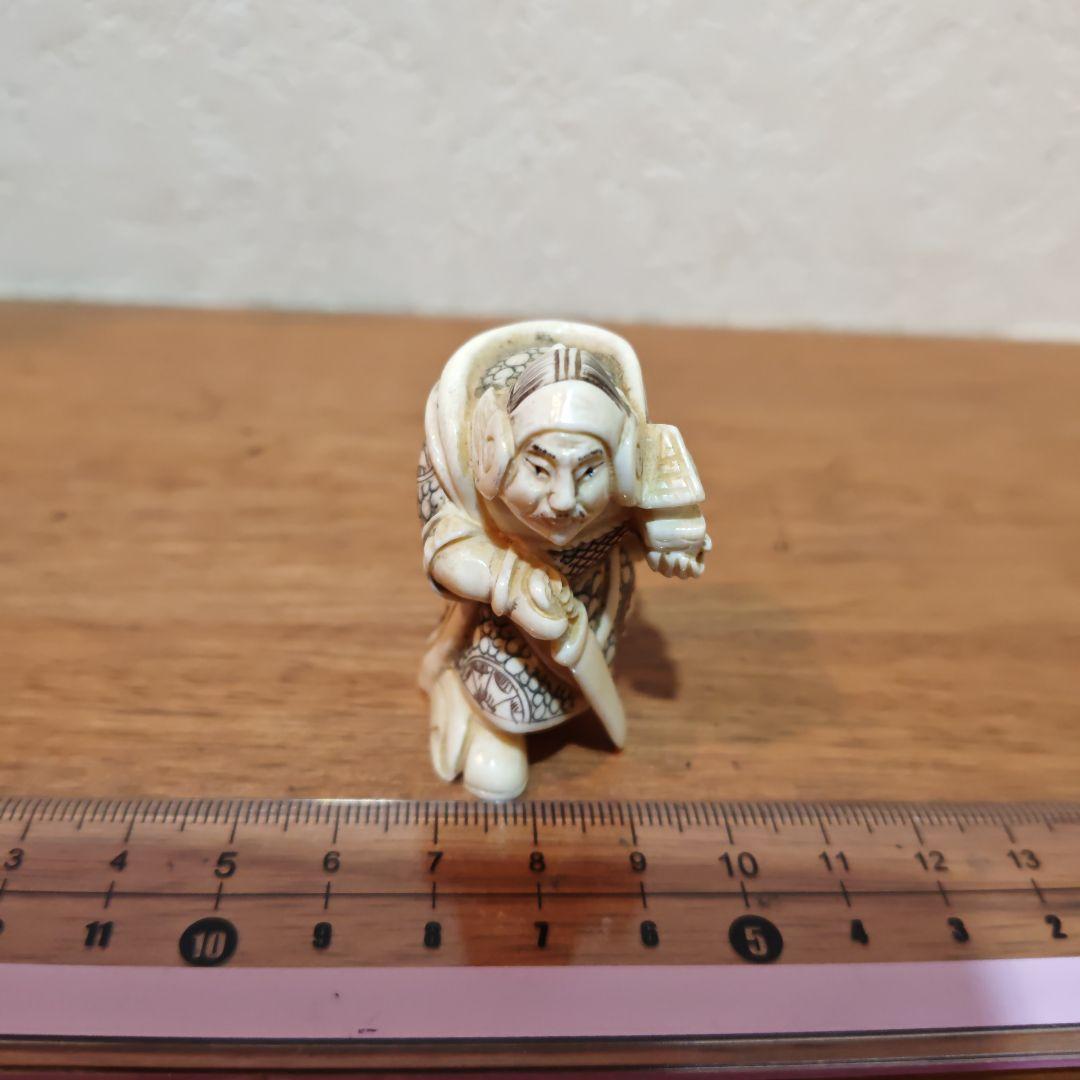 時代提物 七福神根付 天然素材 在銘【毘沙門天】高さ約4.8cm 重さ約32ｇ