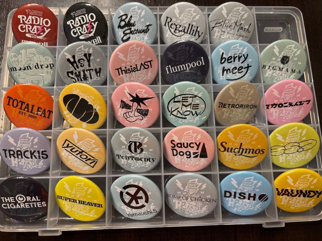 レディクレ　缶バッチ