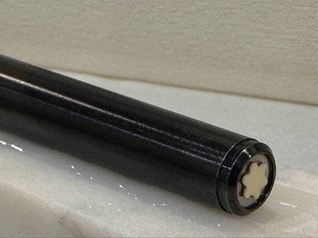 【美品】モンブラン No1124 万年筆 漆黒ロードナイト鉱加工