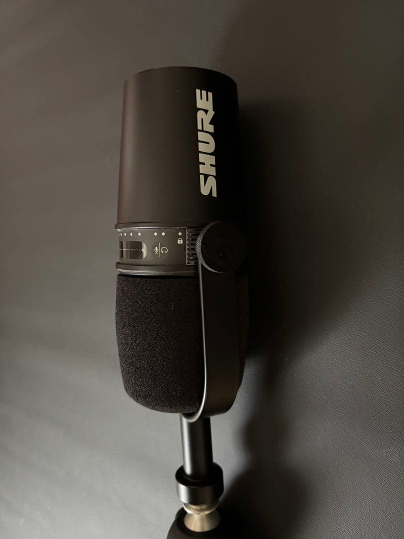 SHURE MV7 ダイナミックマイク【美品・スタンド付】