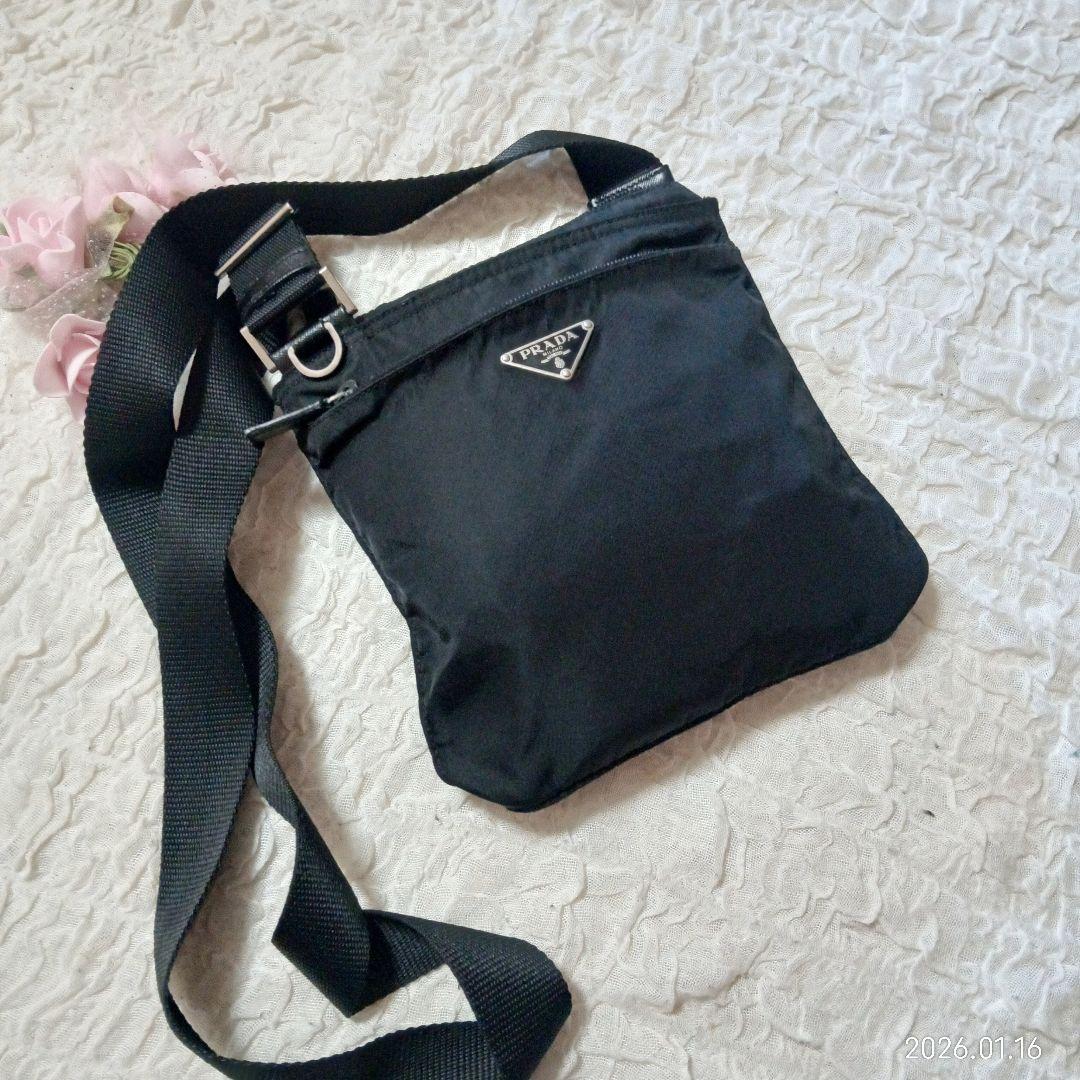 専用　美品　プラダ　三角ロゴ　ナイロン　ミニショルダー
