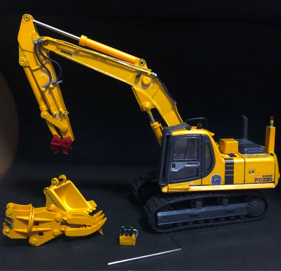 コマツPC220パワーショベル1/43