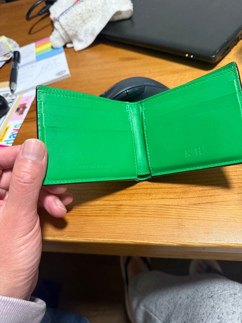 キラリ BOTTEGA VENETA 二つ折り財布 グリーン 美品❗️