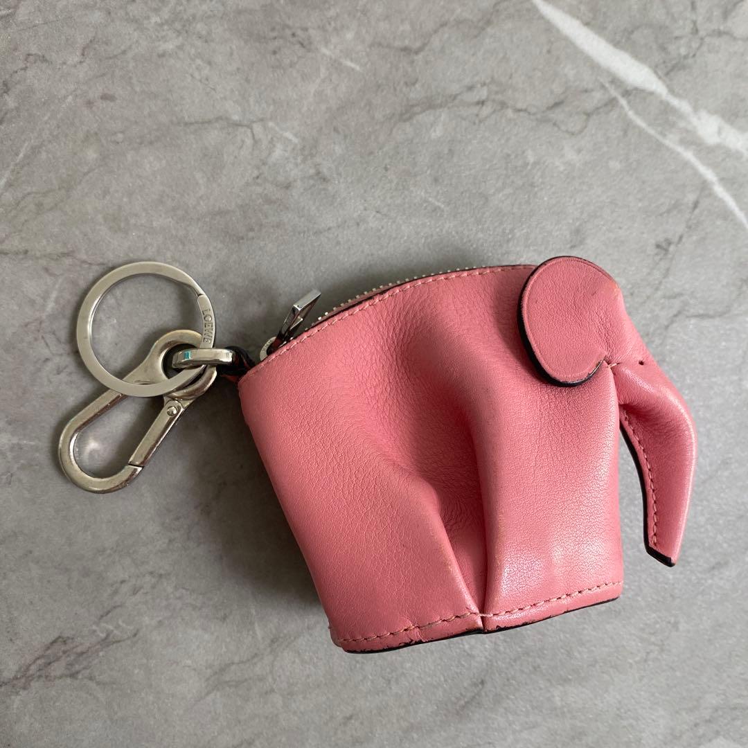 ロエヴェ　エレファント　ケース　チャーム