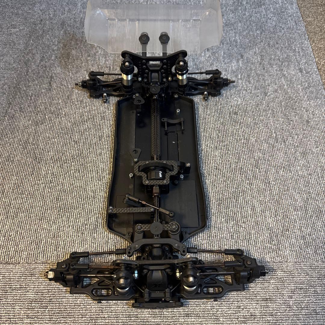 XRAY XB4 2024 ダート仕様　未塗装ボディ付き