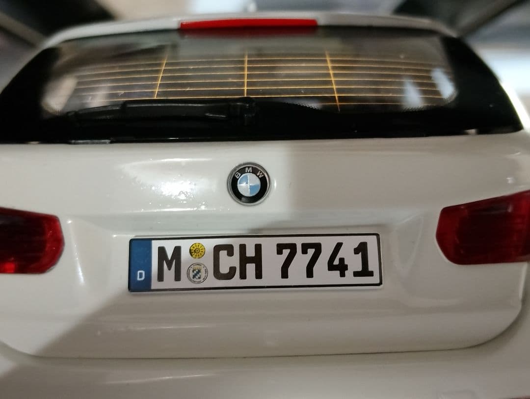 夢伝説　1/18 BMW 3シリーズ ツーリング F31ミニカー　ホワイト