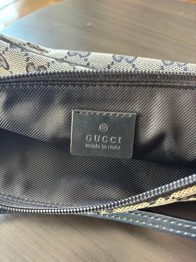 GUCCI キャンバスポーチ