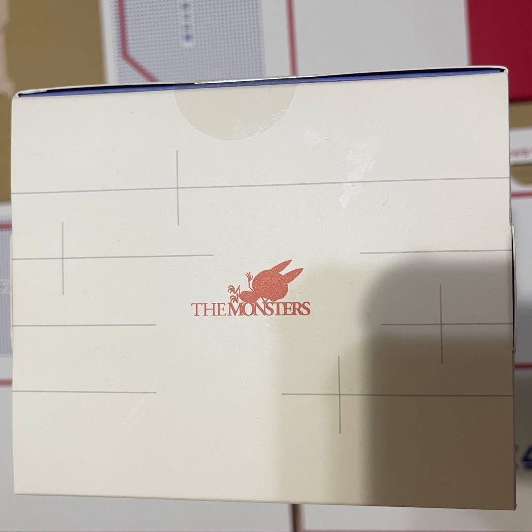 正規品 POPMART WACKY MART ラブブ 店員 labubu