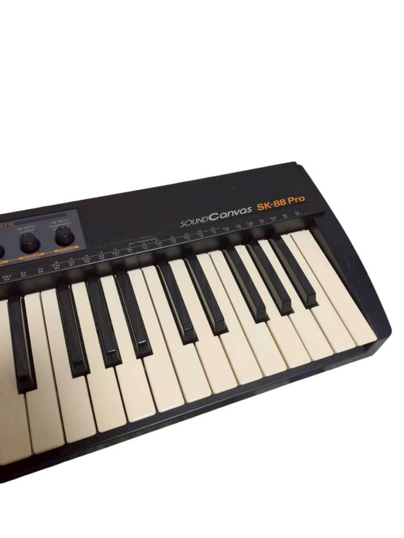 131 Roland SK-88Pro シンセサイザー