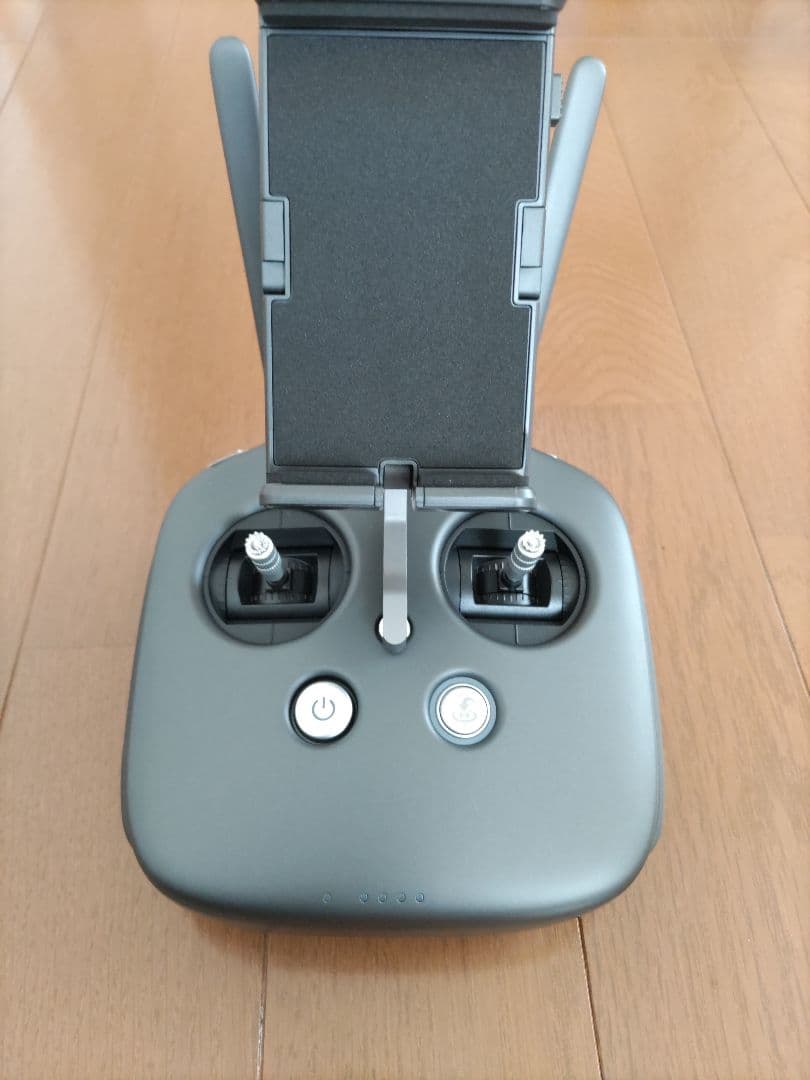 プァントム4ブラック　今まで動作確認のみ　基本セット　カメラ周辺に斑点模様があり