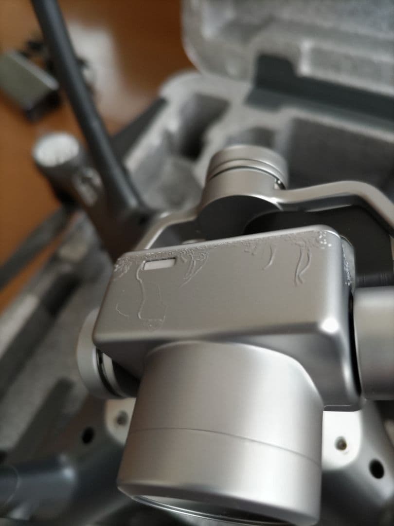 プァントム4ブラック　今まで動作確認のみ　基本セット　カメラ周辺に斑点模様があり