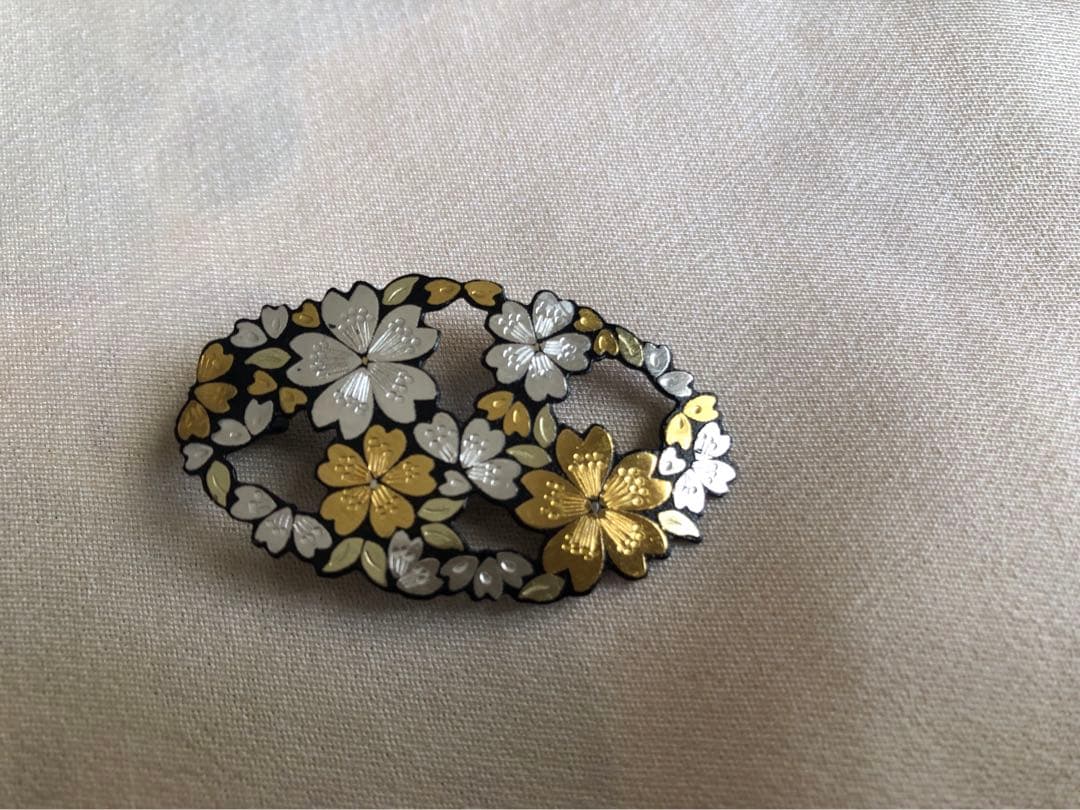 象嵌　ペンダントブローチ　透かし小判　桜