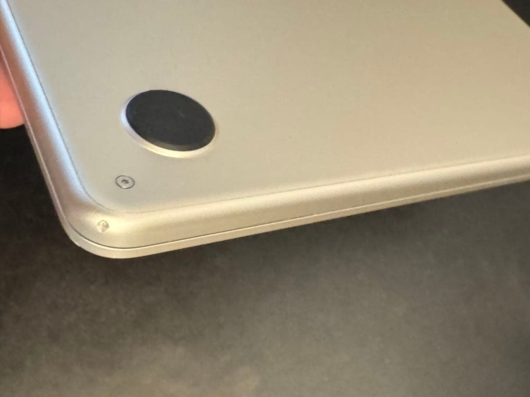 MacBook Air M2 2022（メモリ16GB / 256GB）