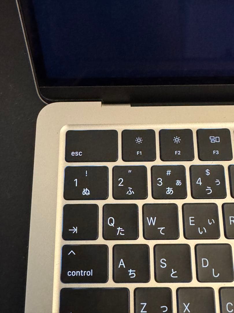 MacBook Air M2 2022（メモリ16GB / 256GB）