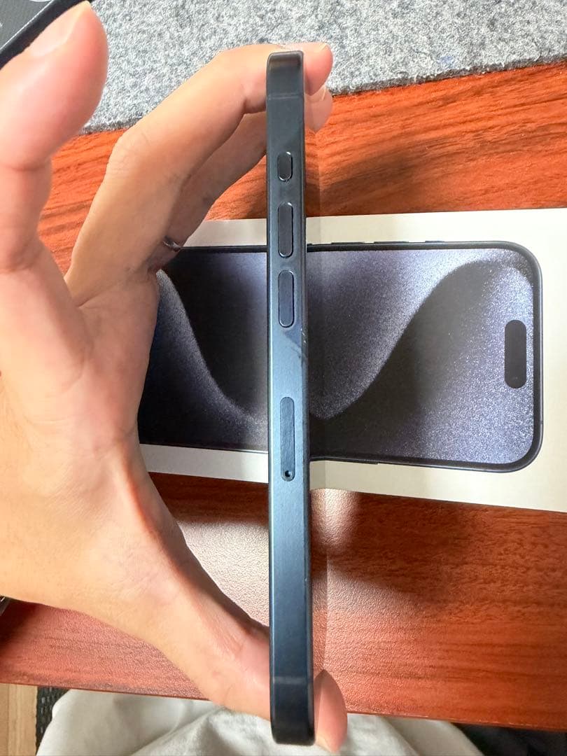 【美品】iPhone 15 Pro 128GB ブルーチタニウム（SIMフリー）