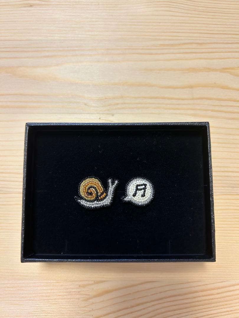 小林モー子 maison des perles カタツムリ& 音符 PIN