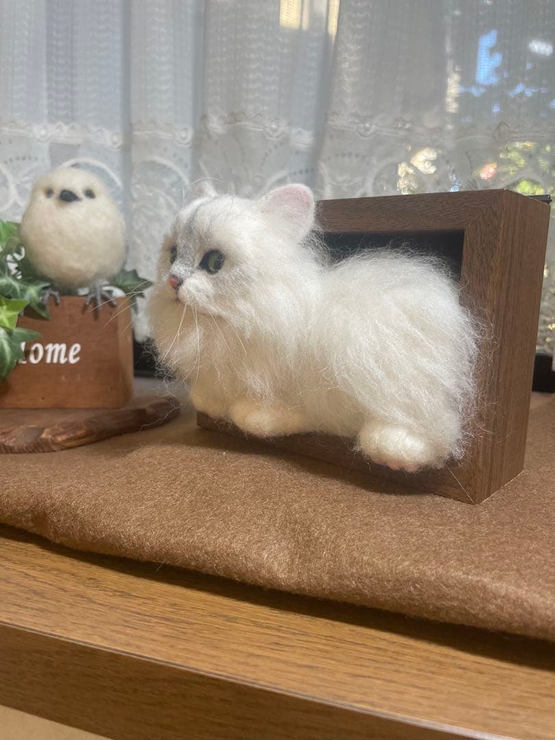 羊毛フェルト　猫　チンチラシルバーちゃんBOX型フレーム