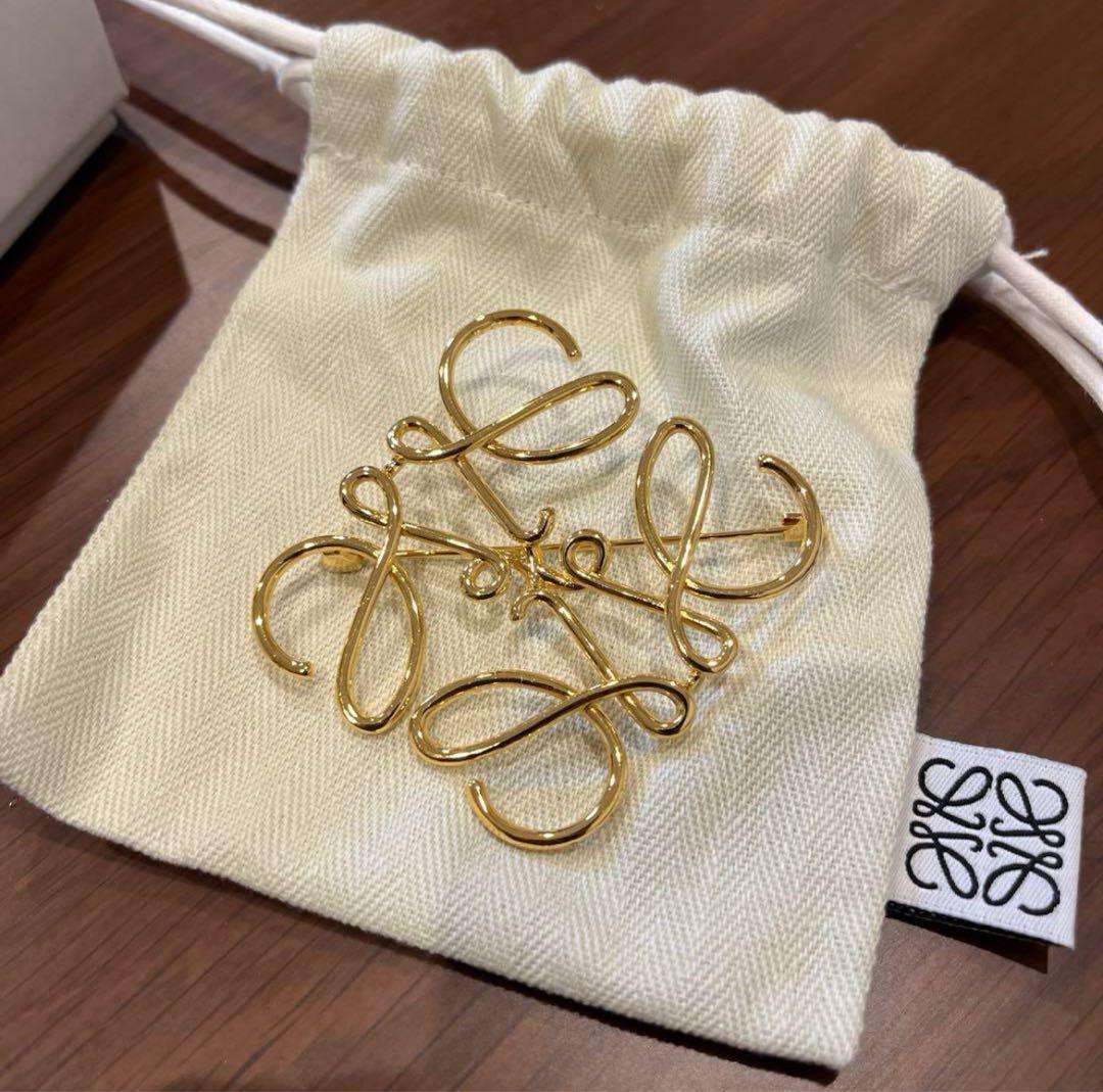 本日限定価格！大人気★ 未使用ロエベLOEWE ブローチ