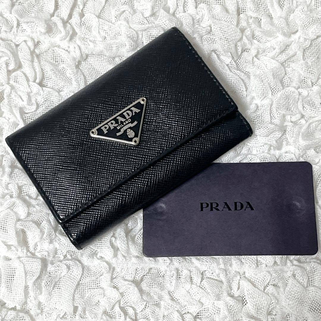 美品✨プラダ 6連キーケース トライアングルロゴ サフィアーノレザー 黒 三角